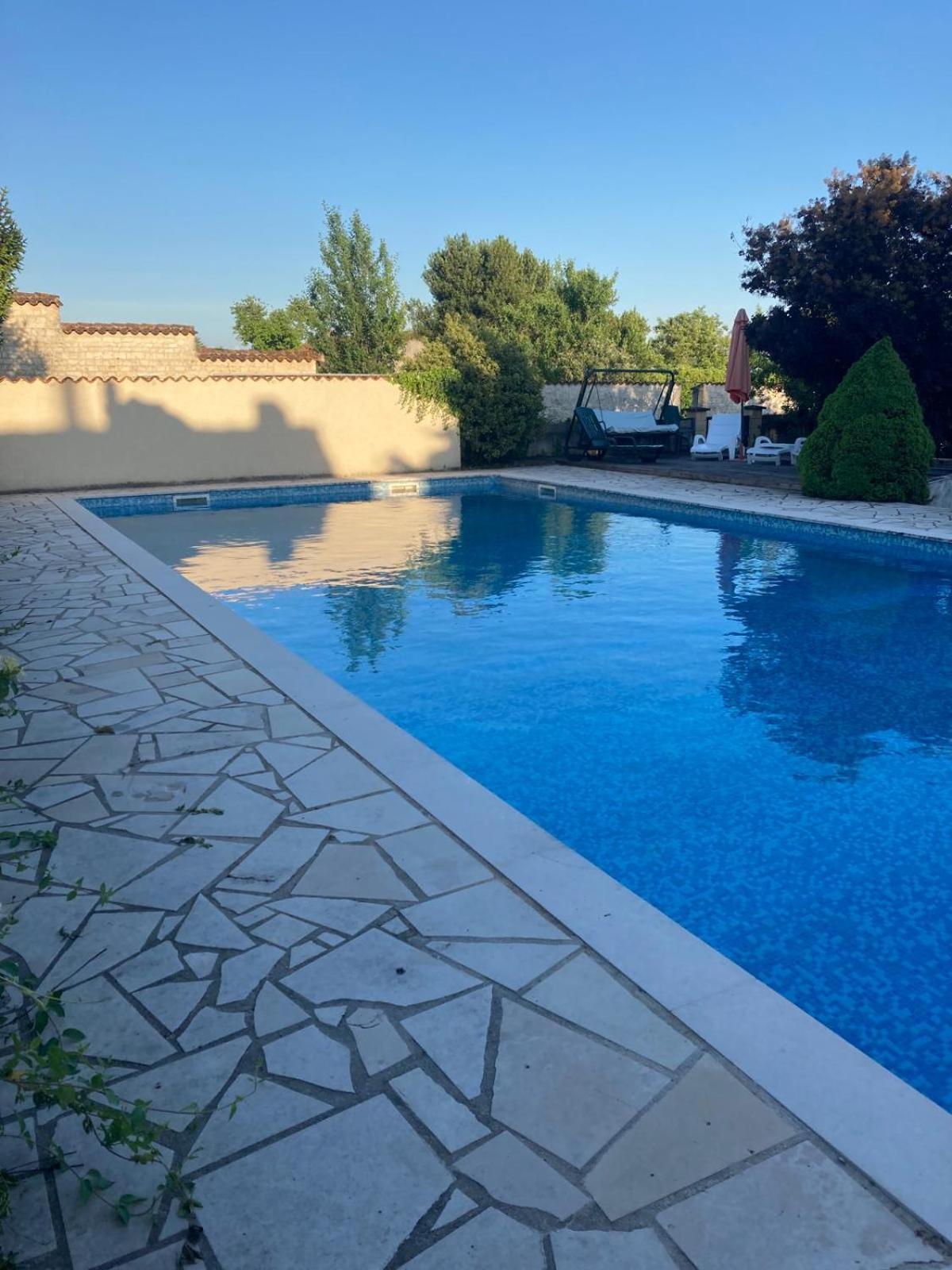 Hotel Karina Jarnac Zewnętrze zdjęcie