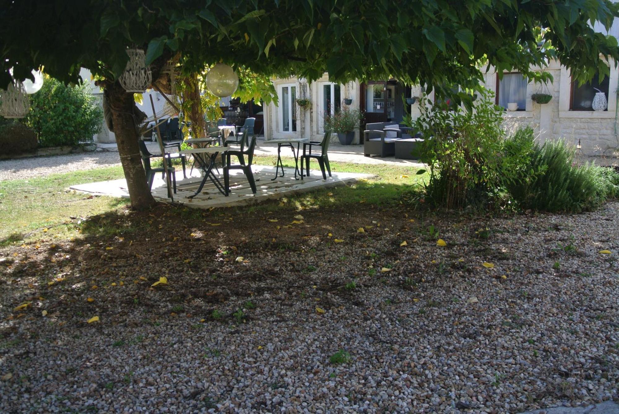 Hotel Karina Jarnac Zewnętrze zdjęcie